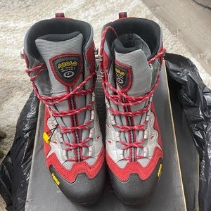ASOLO Synchro GTX MM OM3610 306. Men boots size 11.5. Color red/light grey.